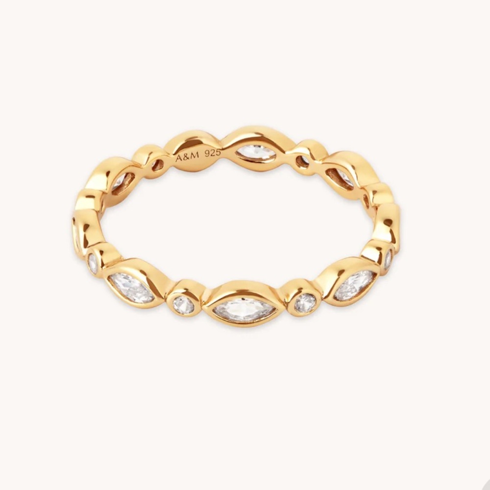 Astrid and Miyu Ring Size 7.5